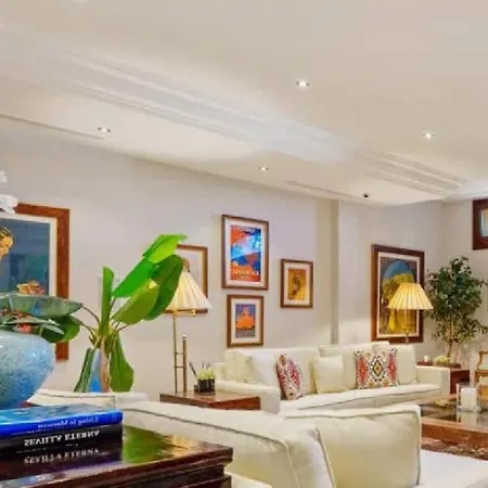 Villa Exquisite Andalusian-style *